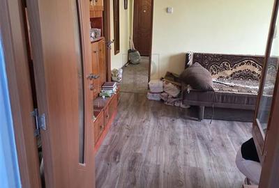 SAGULUI - ETAJ 2 - BLOC IZOLAT - 3 CAMERE - DEBARA - CENTRALA PROPRIE - CLIMA - 4