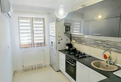Apartament cu 3 camere decomandat, mobilat în Tomis Nord