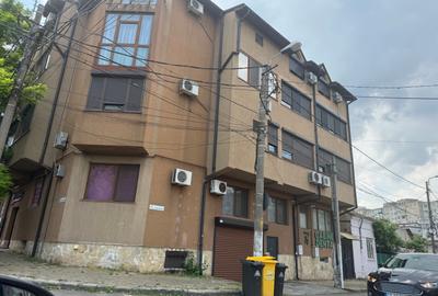 Birou, 40 mp în Tomis I