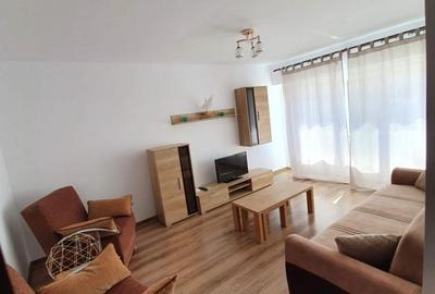Apartament cu 2 camere decomandat în Casa de Cultură