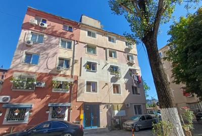 Apartament cu 3 camere semidecomandat în Rahova