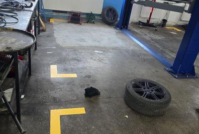 Service Auto de Închiriat | 300 mp | 5 Elevatoare | Dublu Acces - 7