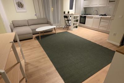Apartament cu 3 camere semidecomandat în Central