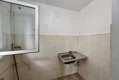 Garsoniera, decomandata, Bloc din 1984, Democratiei, Ploiesti - 5