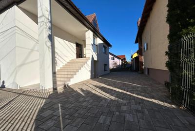 Proprietate versatila pentru locuit sau investitie - 203 mp, 8 camere - SEBES - 1