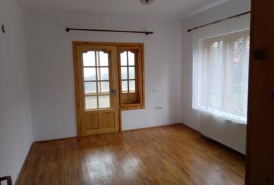 Vila P+M Busteni 9.7 Booking, 5 dormitoare, fosa septica, centrala, curte, garaj - 20