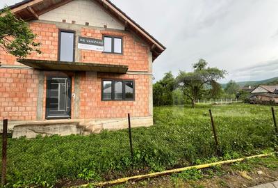 Casă individuală cu 4 camere în Exterior Sud