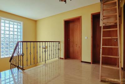 Casă nouă, intrare Stupini - 63