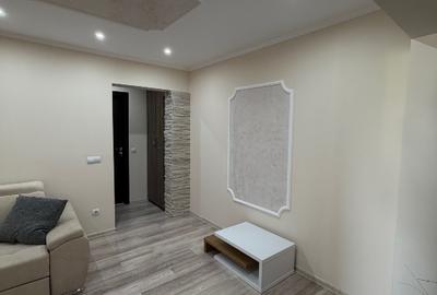 Apartament cu 3 camere decomandat, mobilat în Central