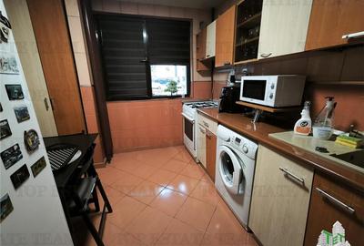 Apartament de vanzare 3 camere amenajat cu gust in zona Giulesti - 9