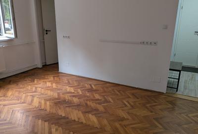 Apartament cu 2 camere semidecomandat, mobilat în Ultracentral