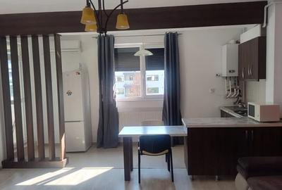 Apartament cu 2 camere semidecomandat, mobilat în Păcii