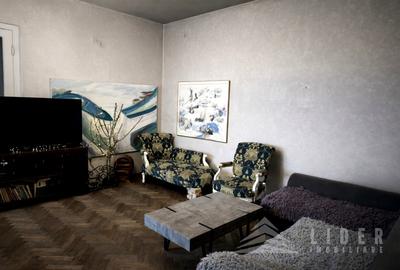 Apartament cu 3 camere semidecomandat în Central