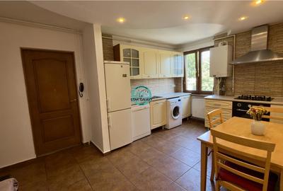 Inchiriez apartament cu 3 camere modern Utilat la 7 minute de centru - 1