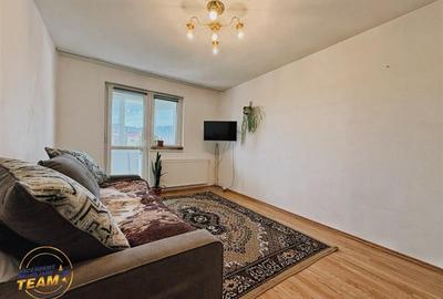 Apartament cu 2 camere decomandat în Florilor