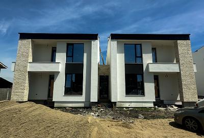 Duplex cu 5 camere în Moșnița Nouă