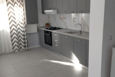 Apartament cu 3 camere semidecomandat în Cug