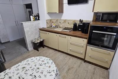 Apartament 2 camere decomandate zona Trocadero - 1