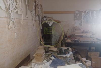 De vanzare fabrica mobilier lemn masiv sculptat + confectii metalice - 4
