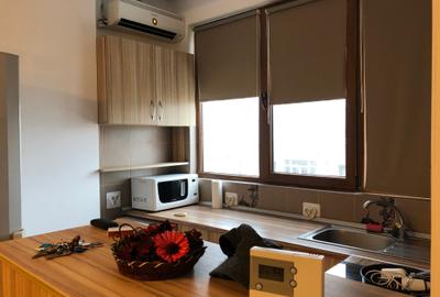 Apartament cu 3 camere semidecomandat, mobilat în Dristor