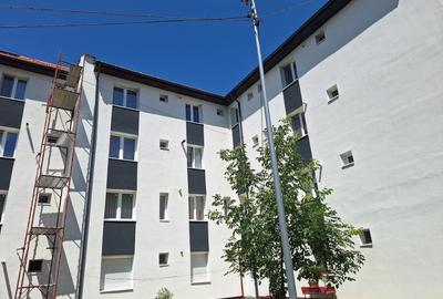 Apartament cu 3 camere decomandat, mobilat în Central