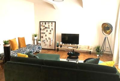 Apartament cu 3 camere decomandat, mobilat în Central