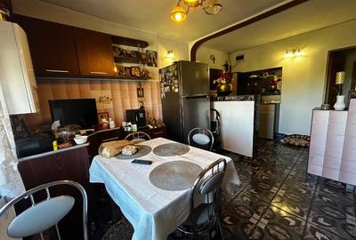 Apartament cu 3 camere decomandat, mobilat în Tomis Nord