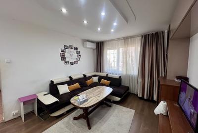 Apartament cu 4 camere semidecomandat, mobilat în Dacia