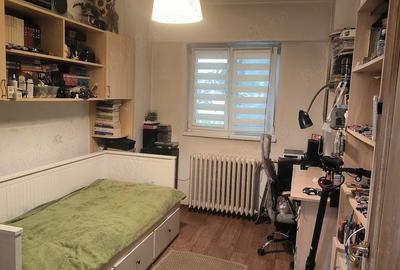 Apartament cu 3 camere decomandat în Valea Ialomiței