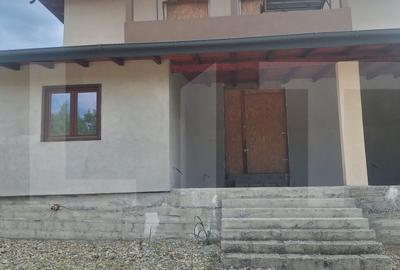 Casă individuală cu 7 camere în Lugoj