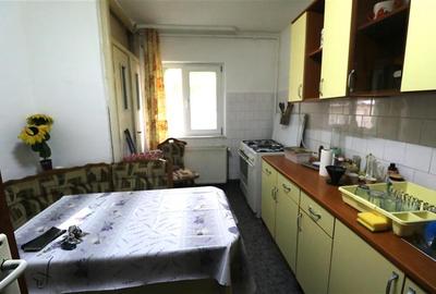 Apartament cu 3 camere, centrala proprie, zona Aradului - 8