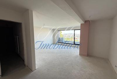 Penthouse cu 3 camere decomandat în Zorilor