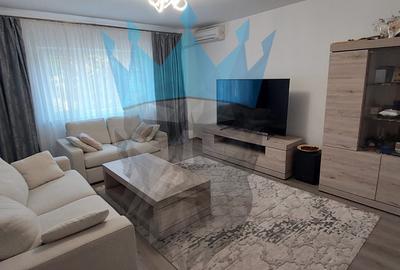 Apartament cu 3 camere decomandat, mobilat în P-ța Unirii
