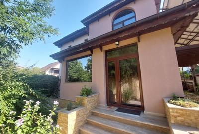 Casă individuală cu 7 camere în Ovidiu