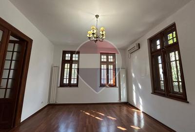 Vilă Neoclasică Arh. Enescu Cișmigiu 4 camere - 10