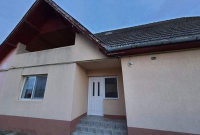 Casă tip duplex cu 4 dormitoare de închiriat – ideală pentru familie/ muncitori - 1