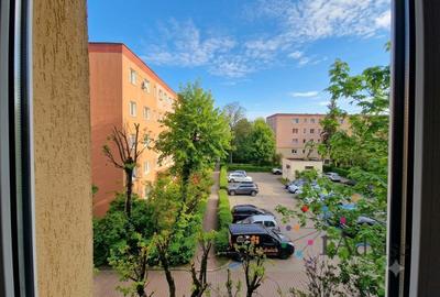 Apartament cu 2 camere semidecomandat în Florilor