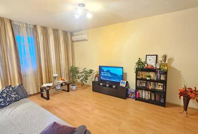 Apartament cu 4 camere în Micro 18