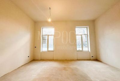 Apartament cu 4 camere decomandat în Central