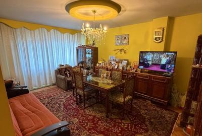 Apartament cu 2 camere decomandat, mobilat în Central