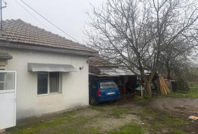 Casă individuală cu 2 camere în Sud