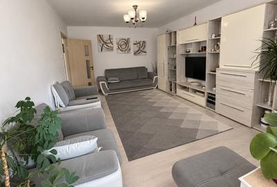 Apartament cu 4 camere decomandat, mobilat în Doamna Ghica