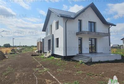 Casă individuală cu 4 camere în Ciorogârla