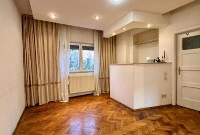 Casă cu 4 camere în Vatra Luminoasă