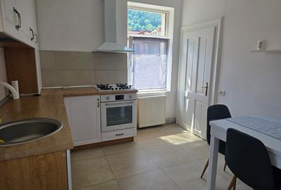Apartament cu 2 camere, mobilat în Centrul Istoric