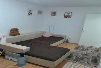 Apartament cu 2 camere semidecomandat în Șagului