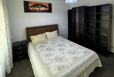 Apartament cu 3 camere decomandat în Arcu