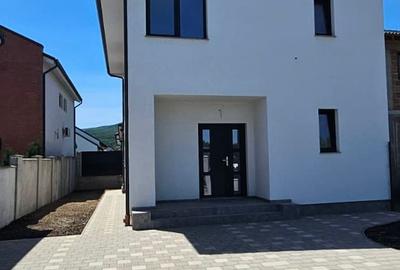Duplex P+E Nou, 115 mp utili, 271 mp teren, bucătărie separată, terasă - 1
