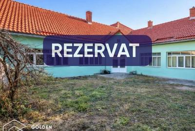 Casă individuală cu 9 camere în Central