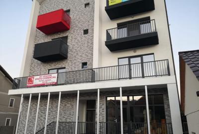 Apartament cu 3 camere decomandat, mobilat în Central